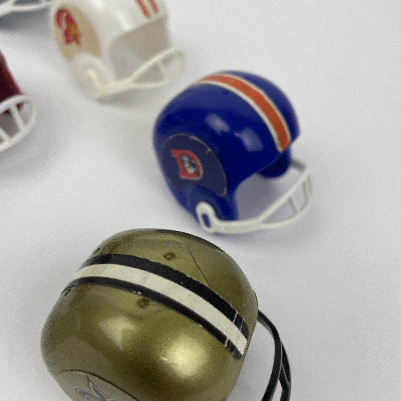 Lot of 14 Vintage 1970s NFL Mini Football Helmets Gumball Vending Machine Bears