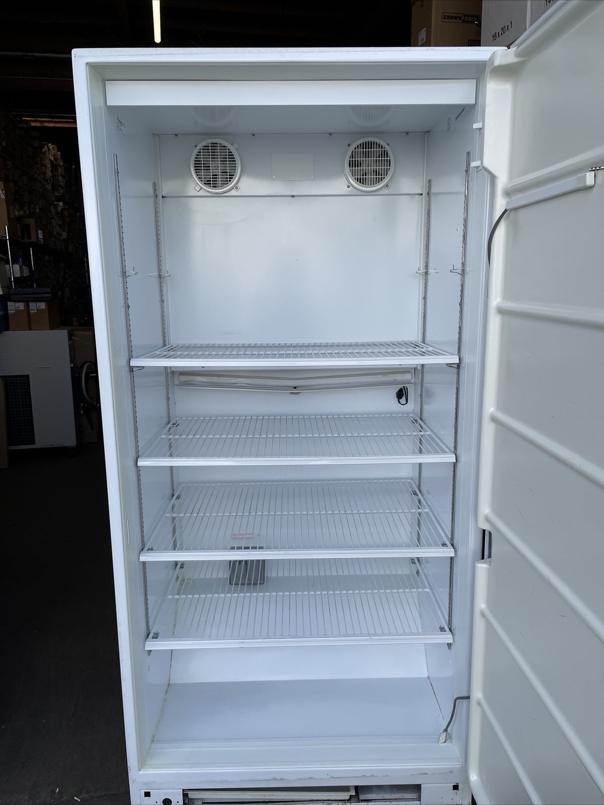 Fisher Scientific Isotemp Refrigerated Incubator Model 304 15 Amps 115 Volts VGC