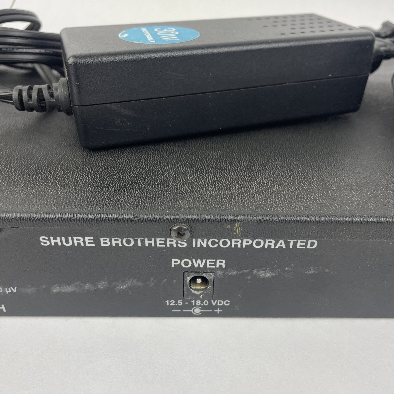 Shure Brothers L4-CV Marcad Diversity Wireless Receiver w/ Power Supply Rack Ear
