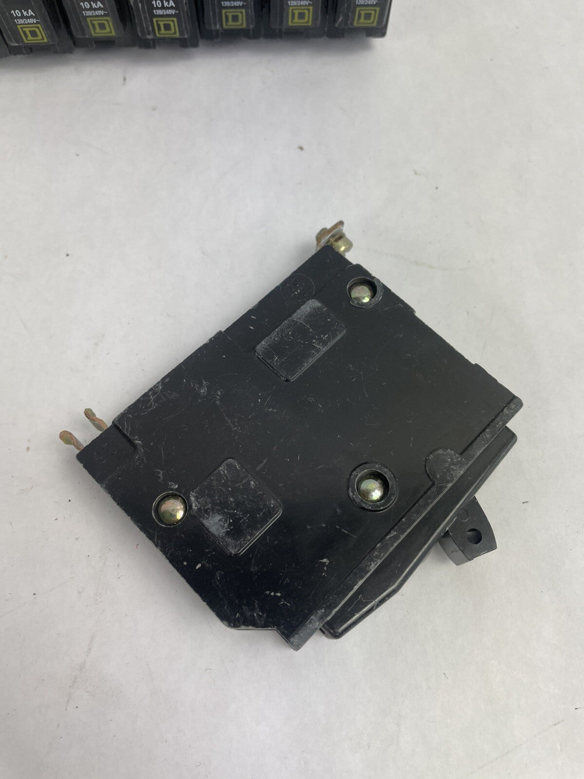 LOT  OF 8: Square D QOB120 1P 20A 10kA 120/240V L-2349 Circuit Breaker