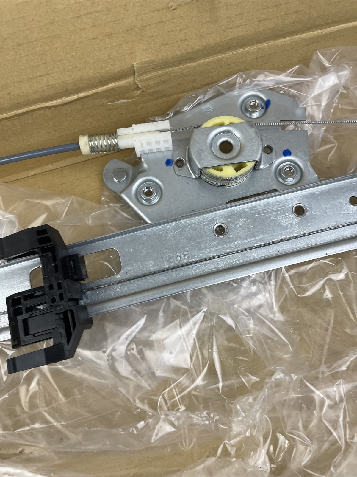Dorman 749-469 rear right power window regulator BMW 325xi 330xi NOS replacement part