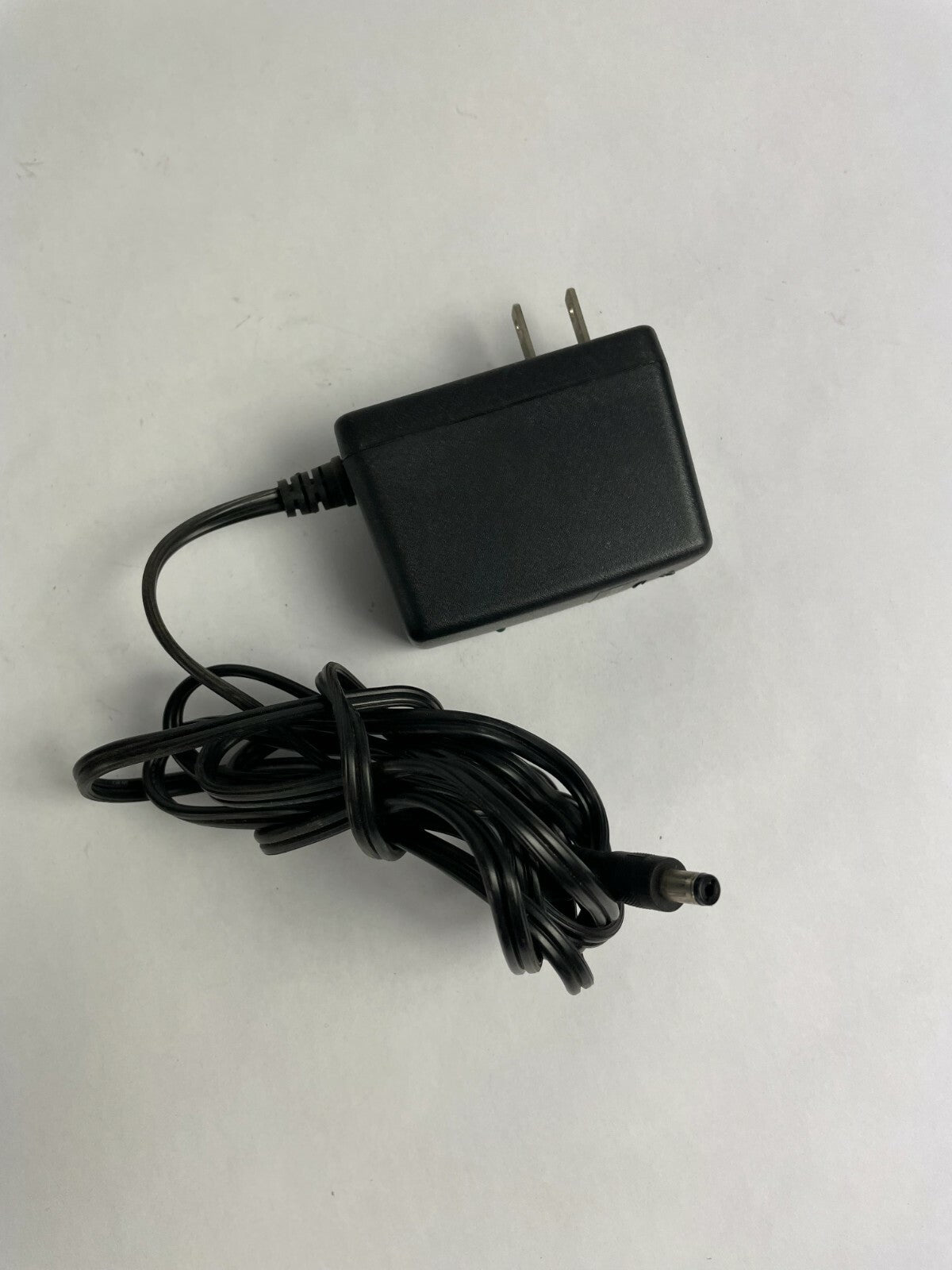 Genuine Actiontec ADS68181505 AC Adapter Output 5 V 3 A Power Supply Adapter A29
