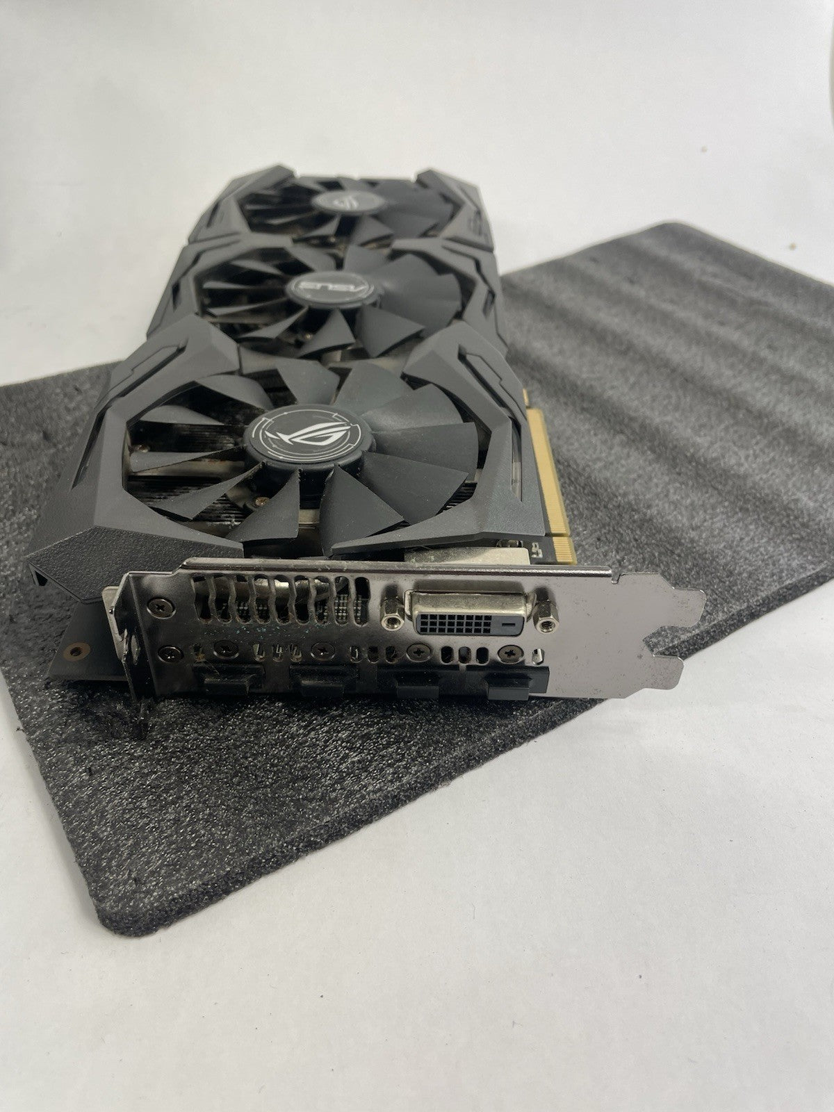 ASUS ROG Strix Radeon Rx 480 8GB DP 1.4 HDMI 2.0 Polaris Vr Ready Graphic card
