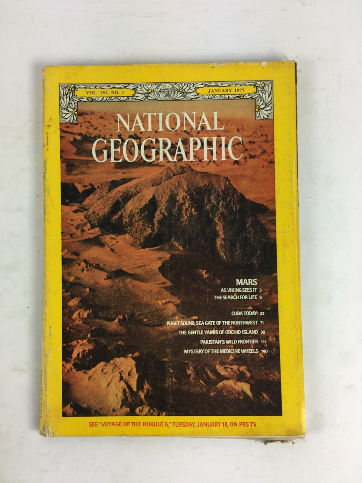 January 1977 National Geographic Magazine Mars The Search for Life Cuba Today