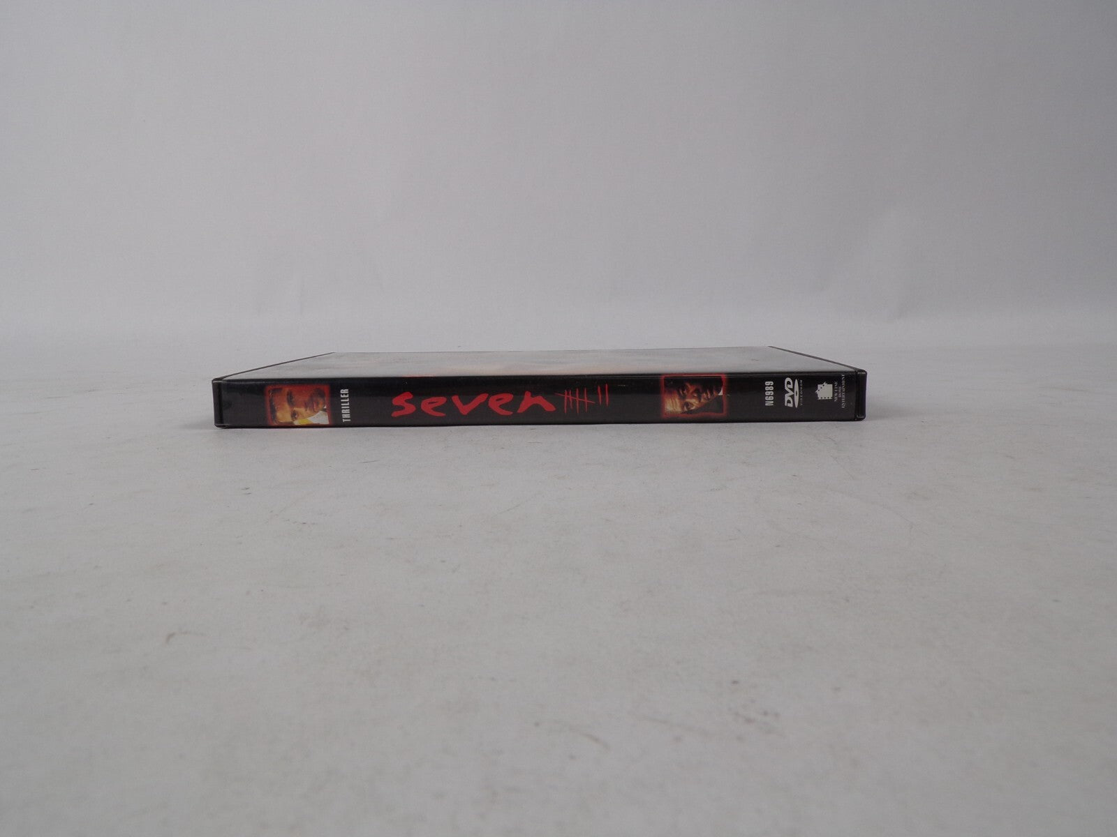 Seven Brad Pitt Morgan Freeman Arnold Kopelson DVD Movies