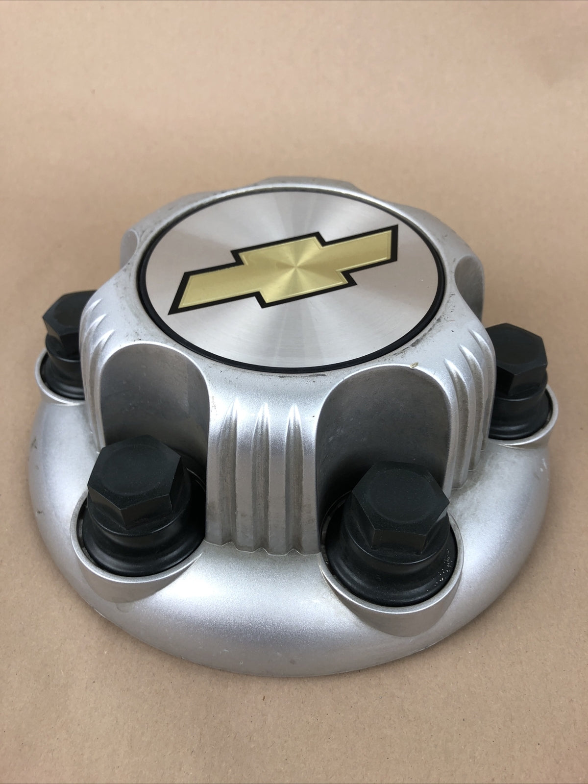 Chevrolet 5198A gray wheel center cap Silverado Suburban