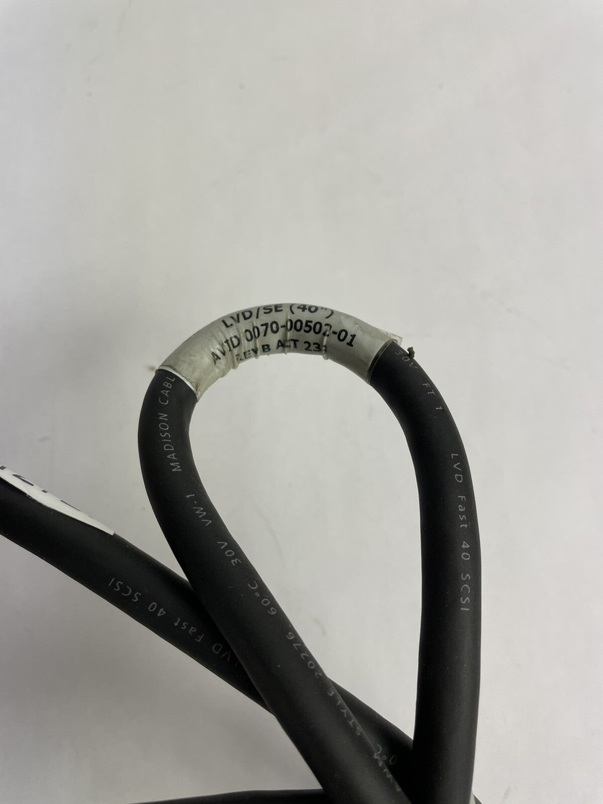 Avid 0070-00502-01 40in Cable with VHDCI-68HD SCSI Connectors for U160 SE Mode 
