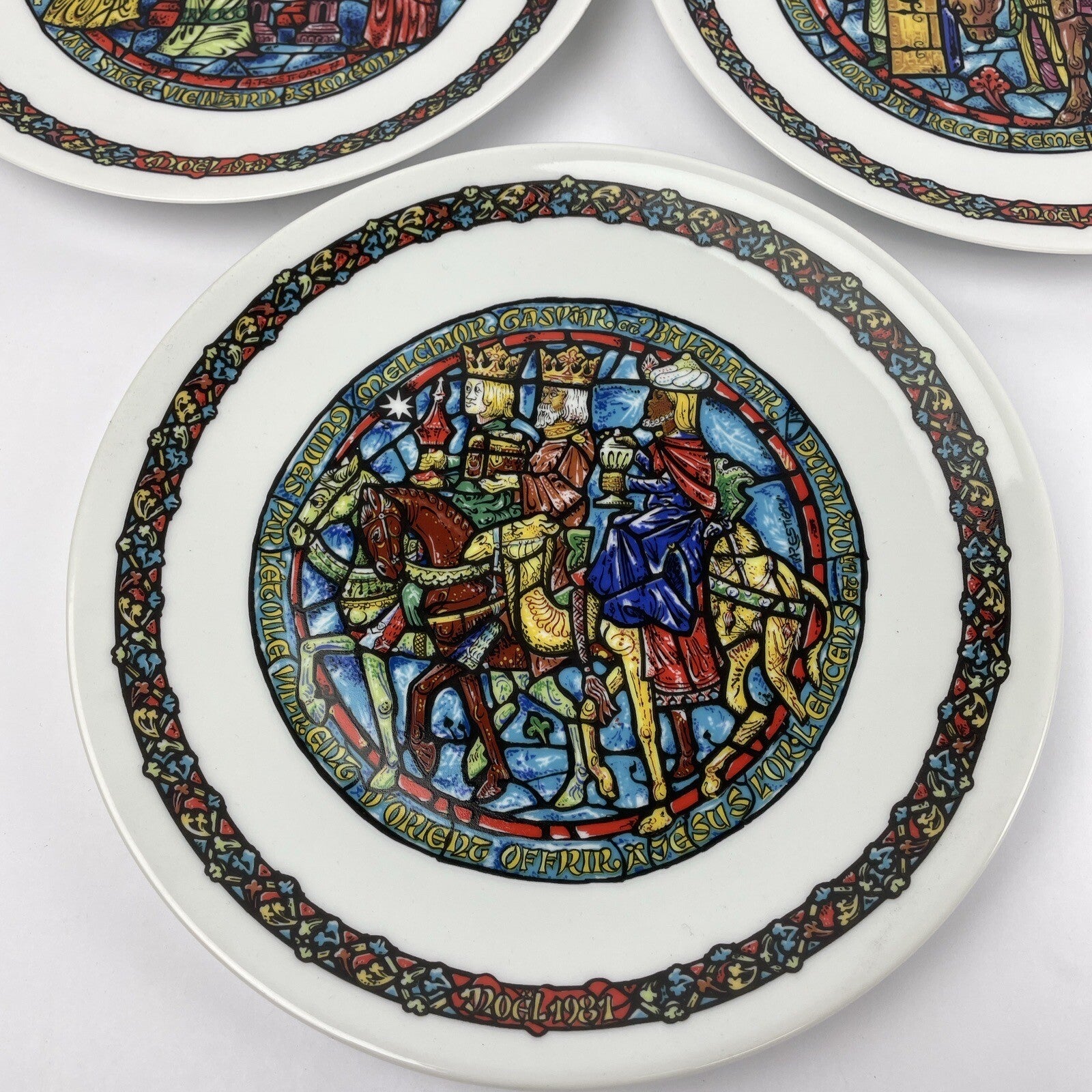 Set of 3 x Vintage D'arceau Limoges Noel Vitrail Christmas Plates Wall Hanging