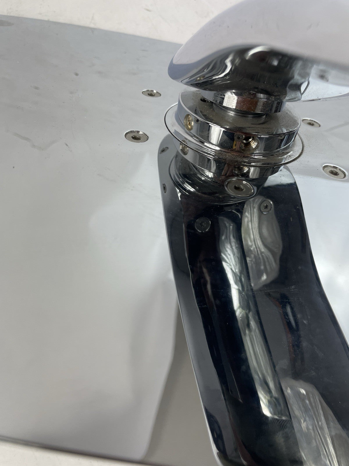 Hansgrohe 27437001 PuraVida Rain 2.5 GPM Chrome Pure Shower Head Flange Arm DEMO