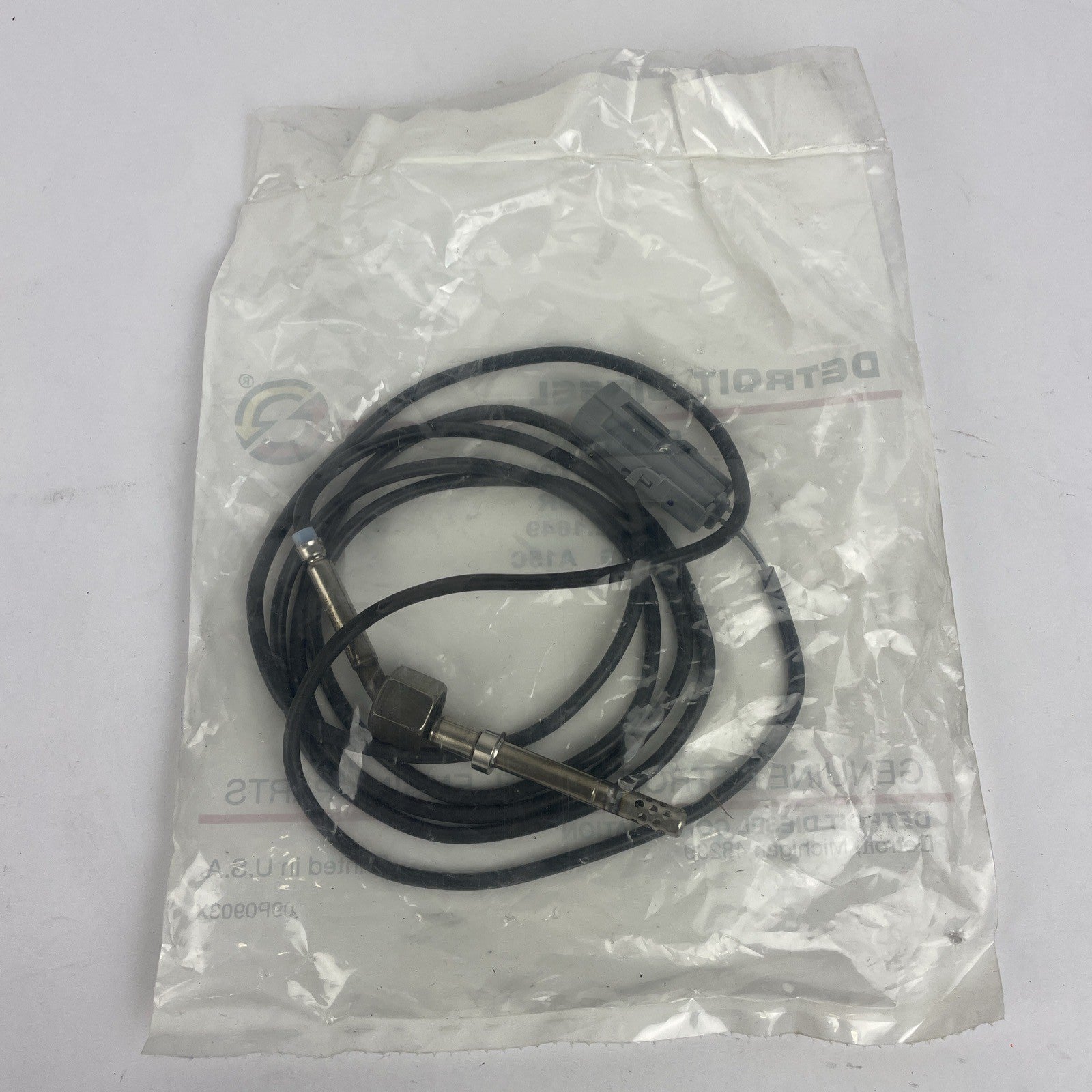 Genuine OEM Detroit Diesel Corp Series 50/60 Exhaust Temperature Sensor 23521882