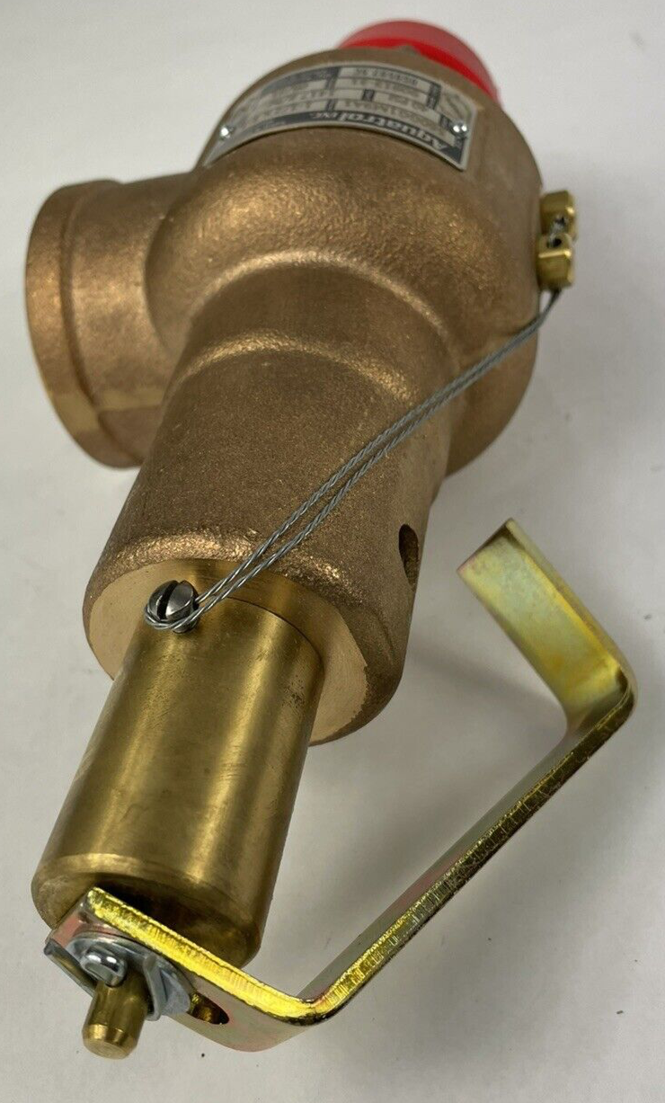 OEM AQUATROL SAFETY VALVE 560GG1M9A1 STEAM SERVICE  1 1/2" X 1 1/2" 40PSI