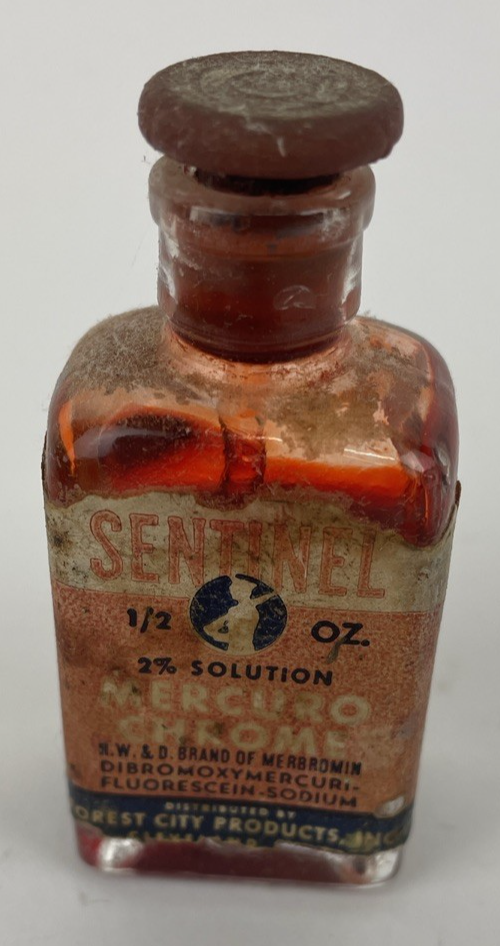 Antique Medicine Bottle 1/2 oz - MERCUROCHROME 2% Antiseptic For Cuts & Wounds.