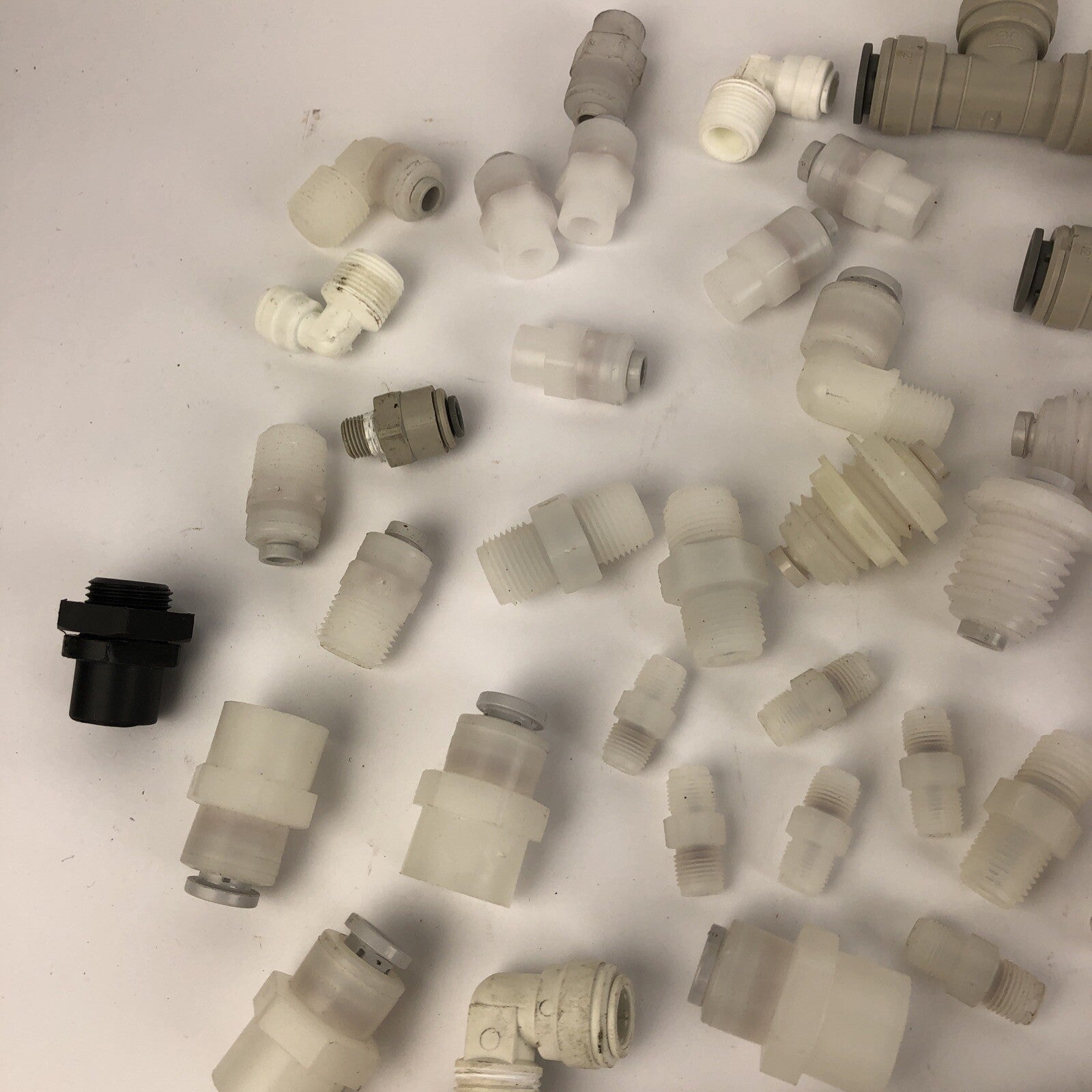 Huge LOT PARKER Rexroth PRESTOLOK and more Push to Connect Fittings new/used