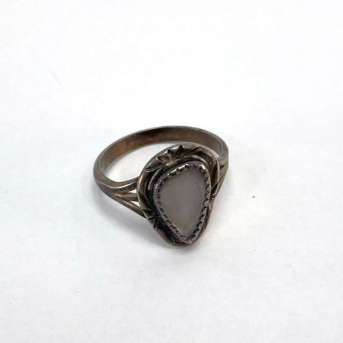 Navajo Native American Mother of Pearl 925 Sterling Silver Ring Size 7 Vintage