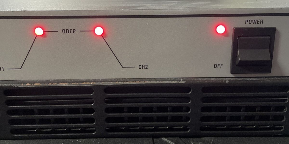 OEM Crown Micro Tech MICRO-TECH 600 2 Channel Power Amplifier w Rack-mount USA