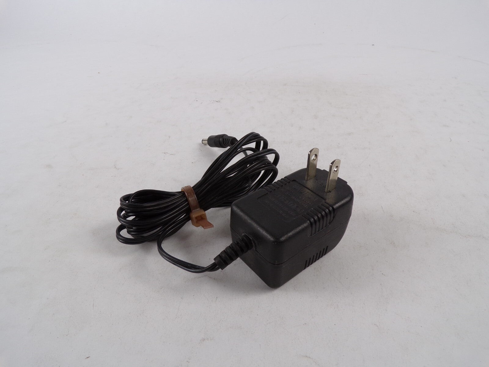 Geniune Thomson U050820D12 Class 2 Output 6 V  200mA Power Supply Adapter A56
