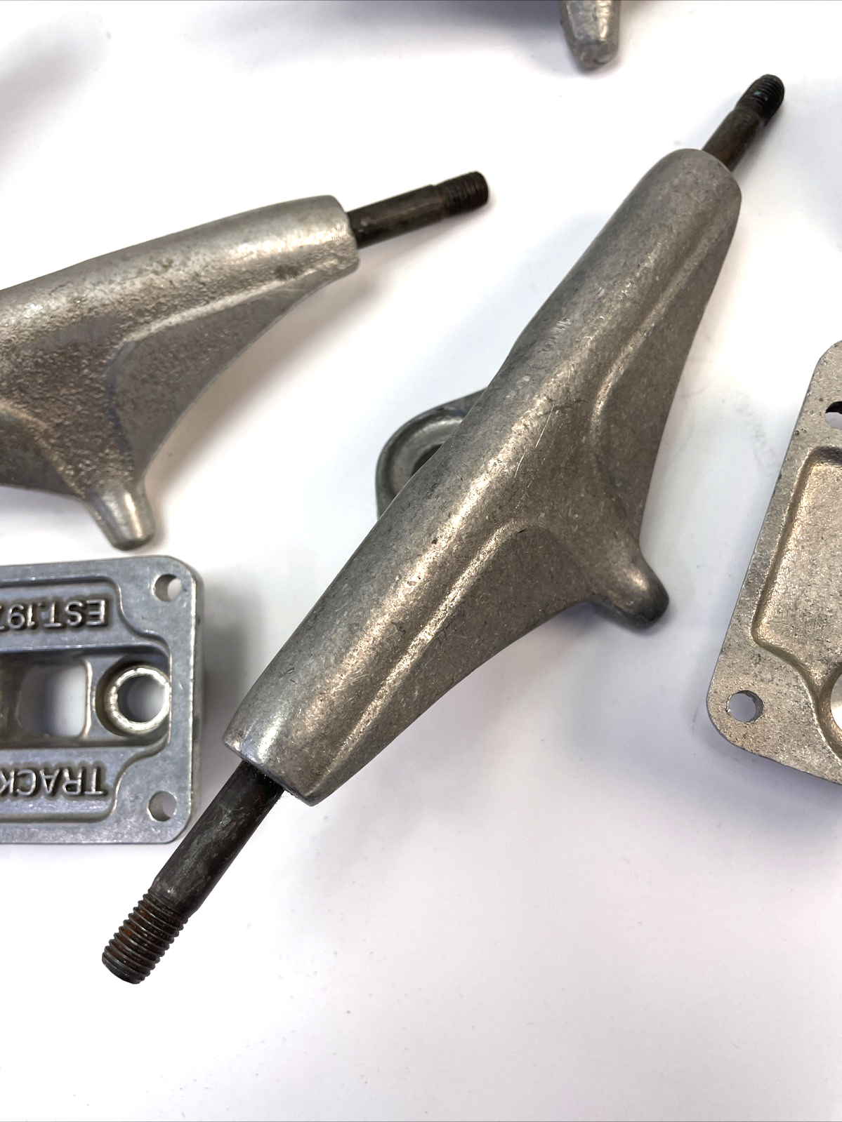 Vintage Tracker Trucks Skateboard Truck Parts Dart RTS RTX Base Plates Hangers