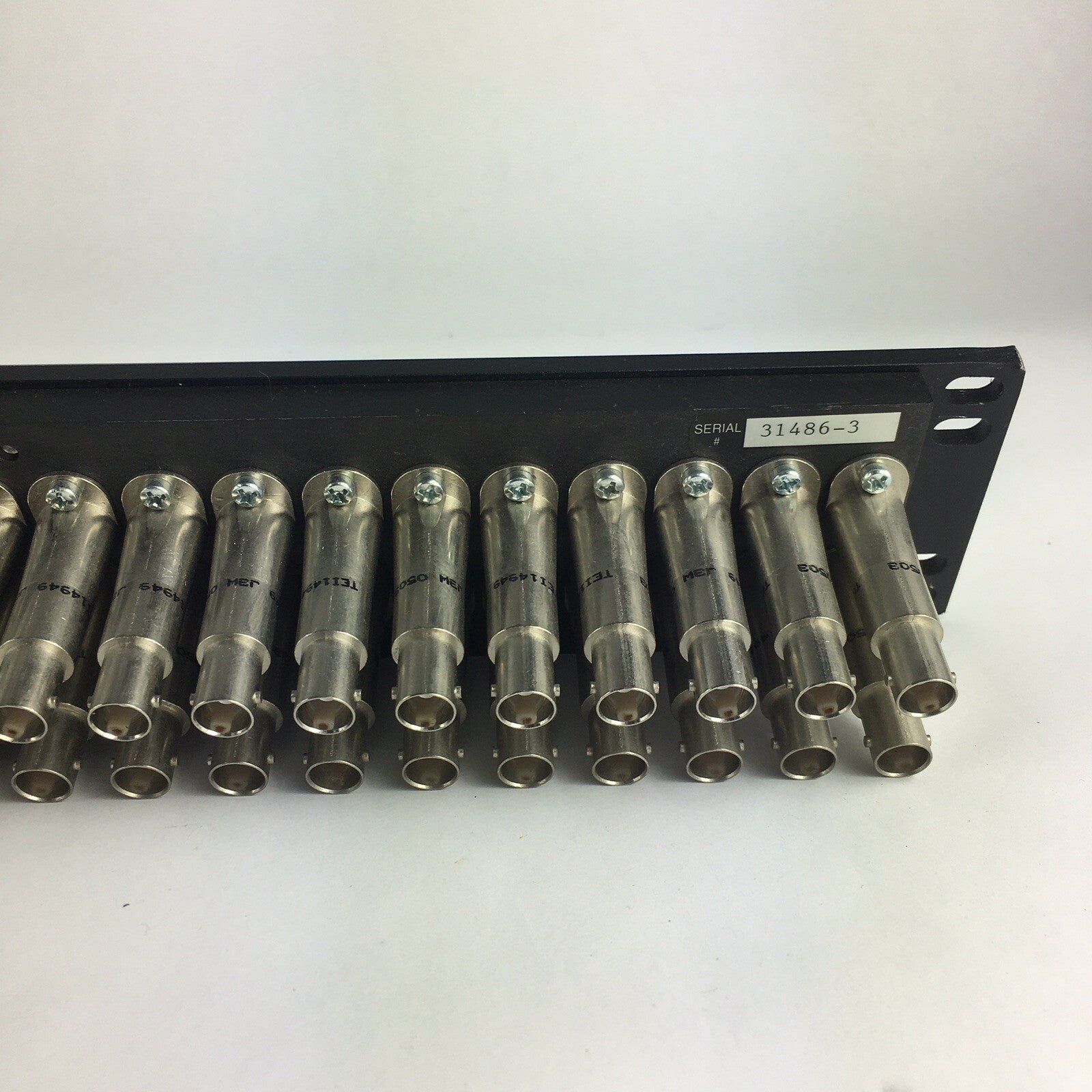 Bittree MINI-TRIAX BULKHEAD PATCHBAY KIT, 2X28 B52H-2WTHD 1.5RU