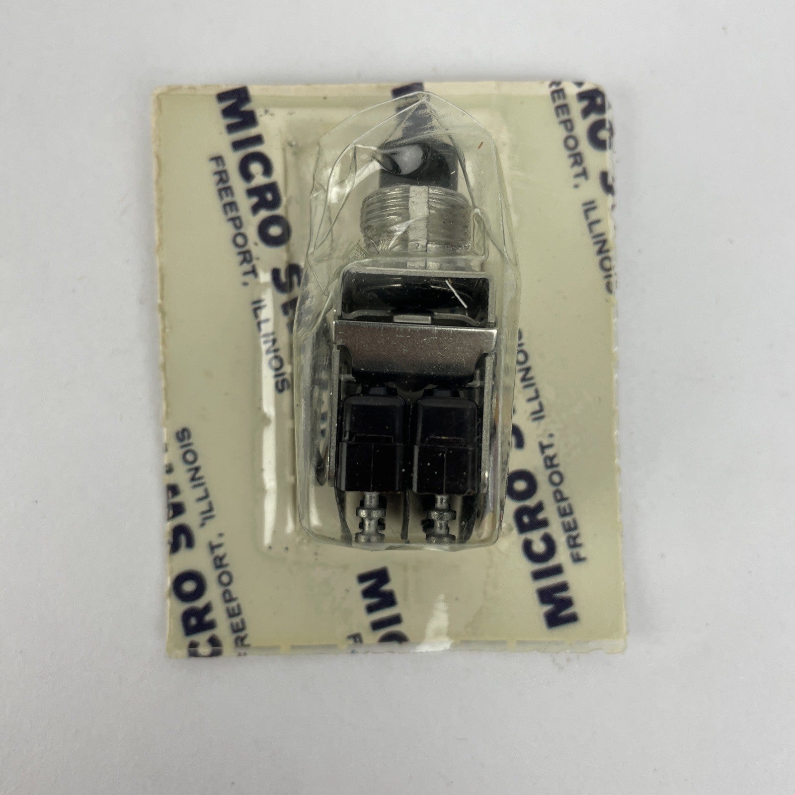 Micro Switch 2PB11 Momentary Pushbutton Switch 5 Amp 250 VDC NOS Sealed Package