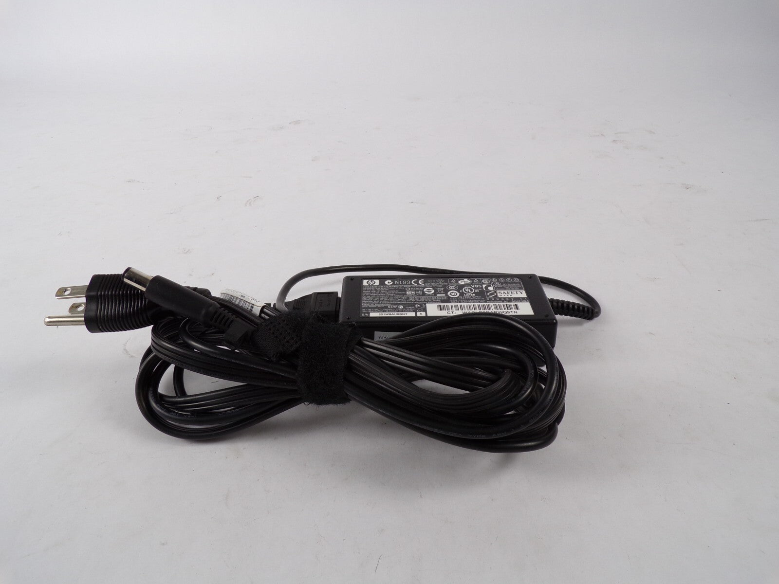 Geniue AC Adapter PPP009D Output 18.5 V 3.5 A Power Supply Adapter A85