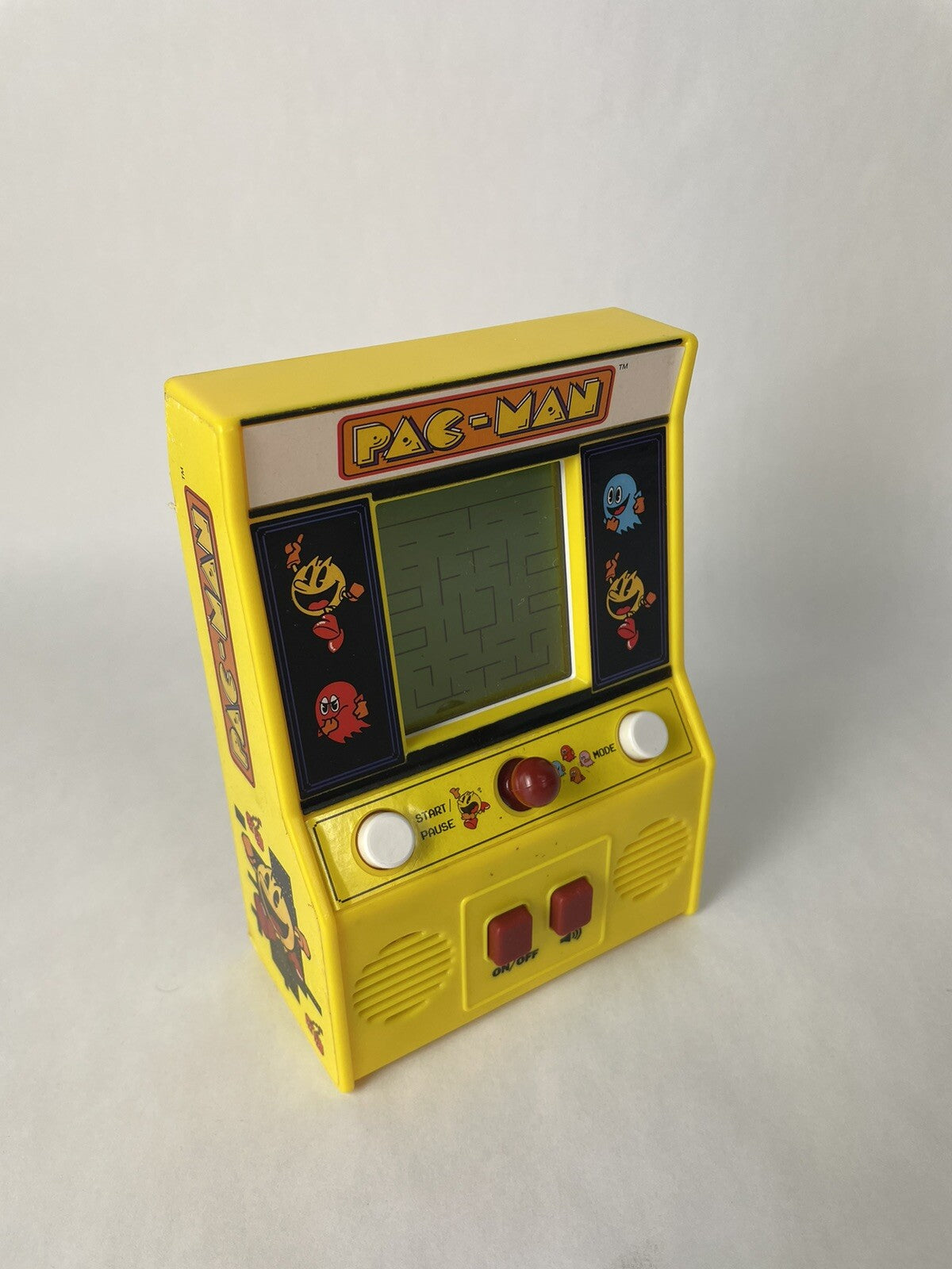 Pac-Man Handheld Retro Mini Arcade Classic Game Bandai Namco Working!