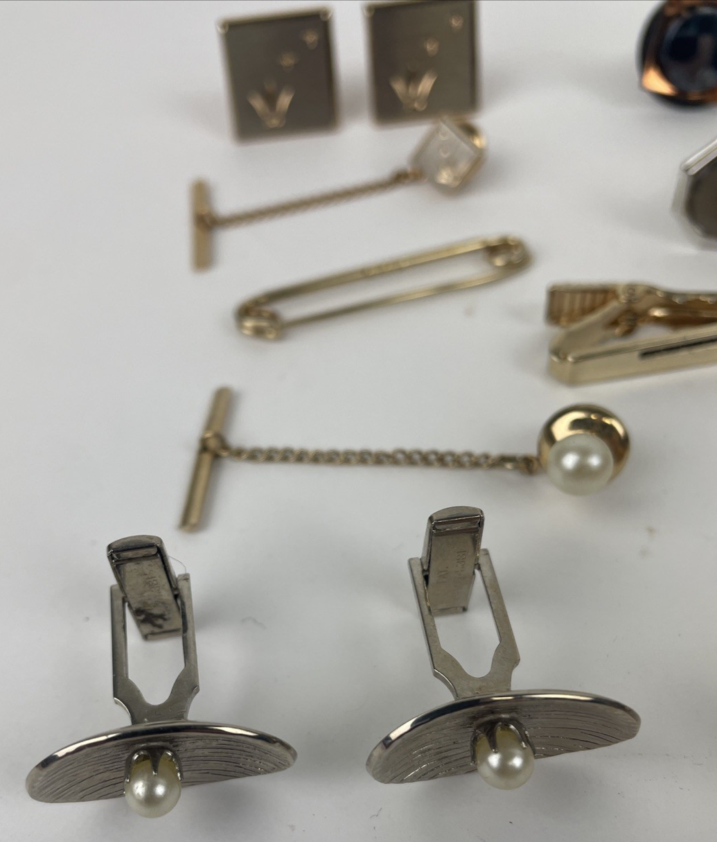 Vintage Gentlemen’s Cufflinks Tie Clips & Accessories Job Lot In Links & Clips