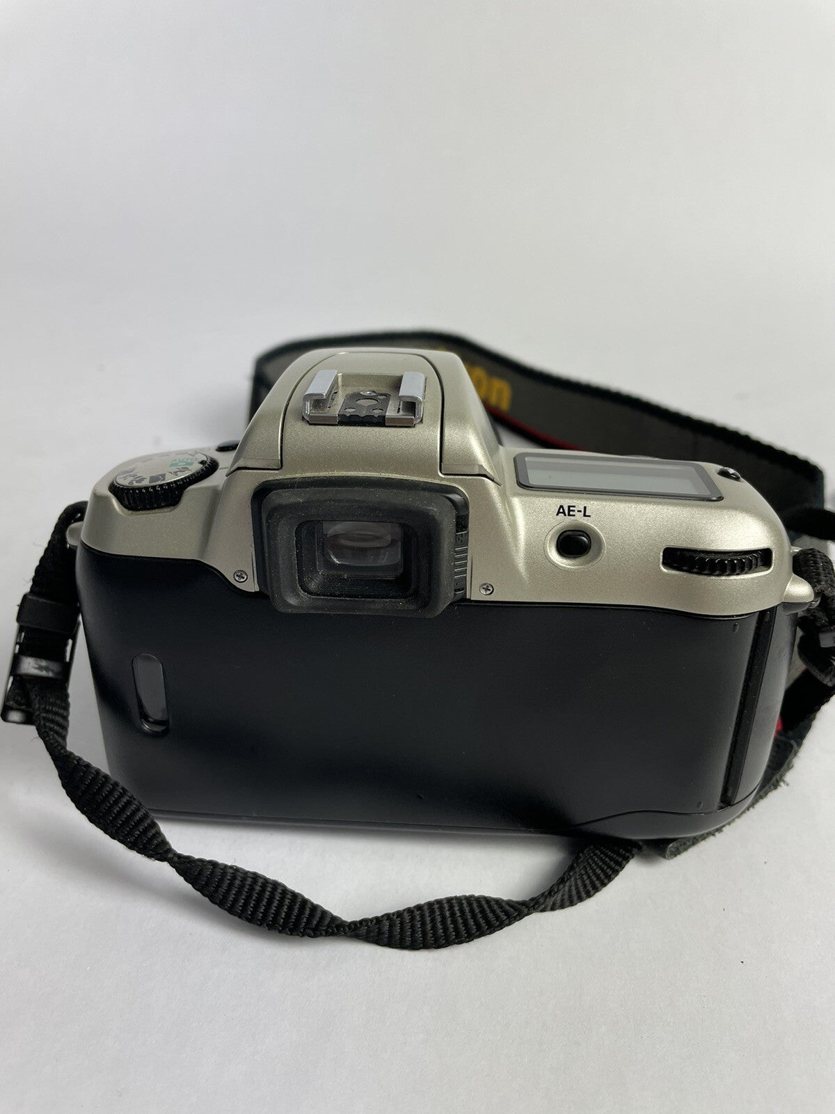 Nikon N60 35mm SLR Camera and Original Quantarary 28-10 5mm lens
