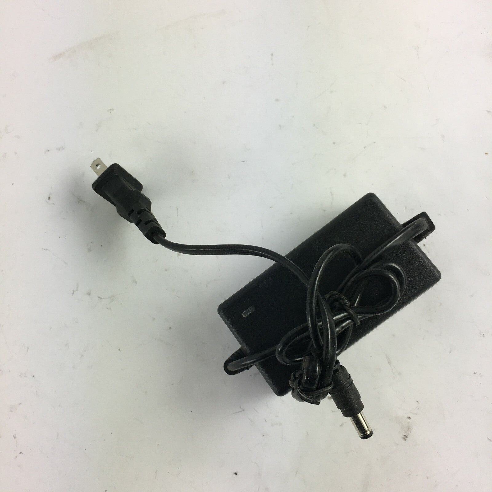 Genuine AC/DC CN-C04 Output 12V 2.0A Power Supply Adapter A52