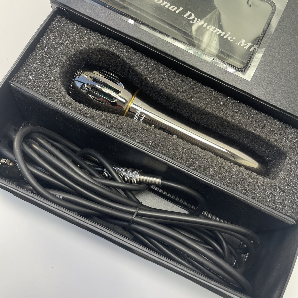 Hisonic HM-800 Microphone Dynamic Microphone Lot of 2 with Protective Cases
