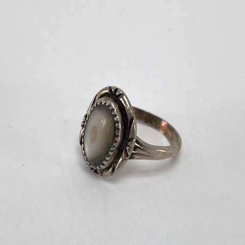 Navajo Native American Mother of Pearl 925 Sterling Silver Ring Size 5 Vintage