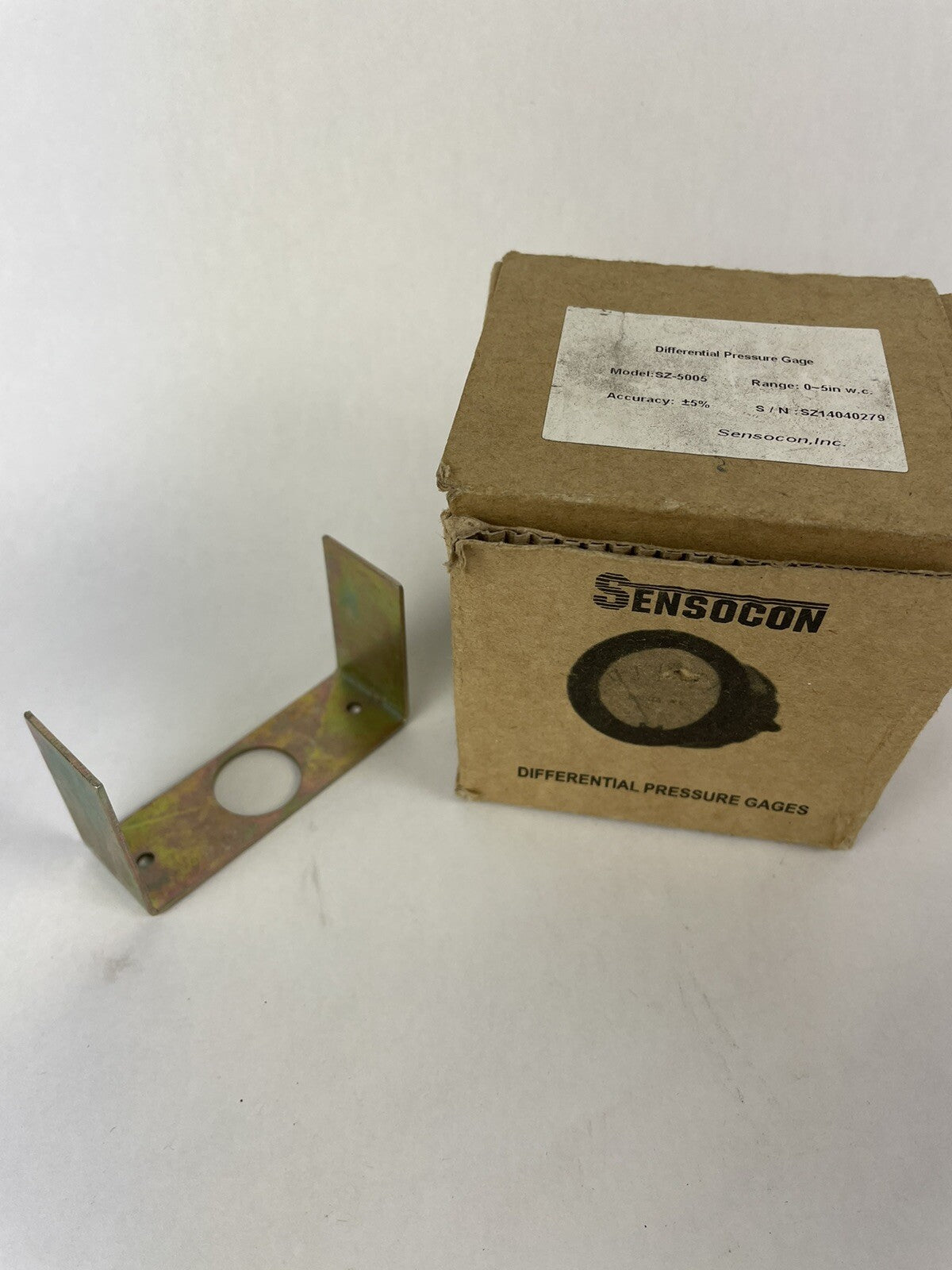 Sensocon USA Miniature Low Cost Differential Pressure Gauge  Sz-5005 30 PSI