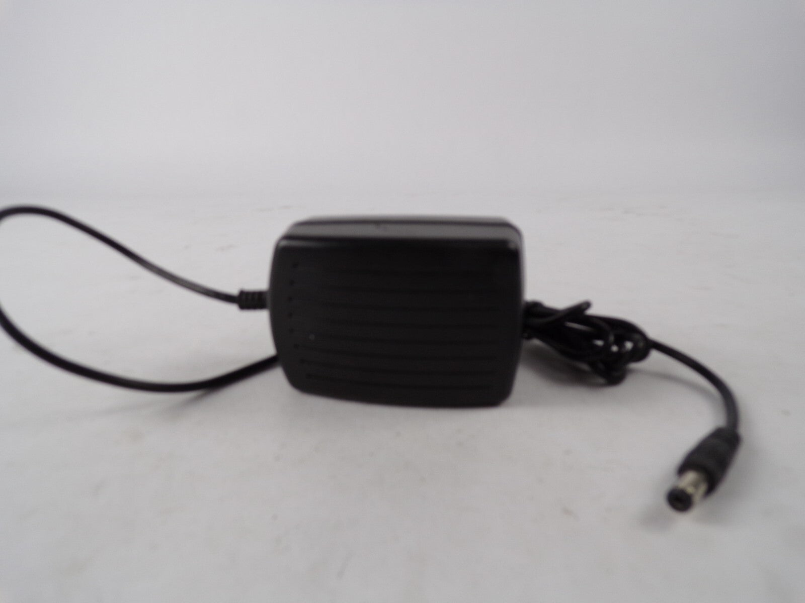 Genuine AC/DC Adapter MDACS130503000ZZ Output 5V 4A Power Supply Adapter A55