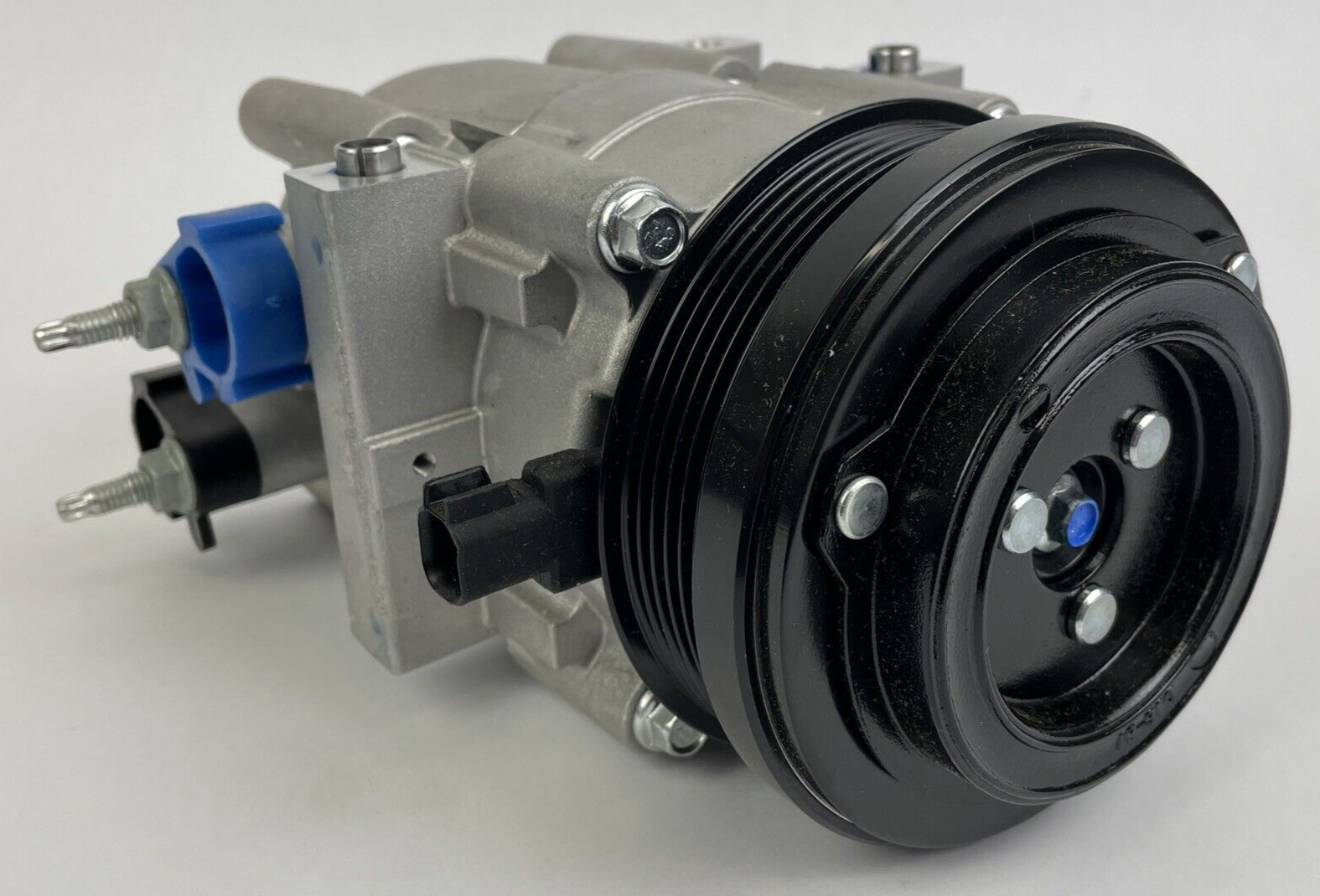 2006 - 2011 CROWN VIC MARQUIS TOWN CAR AC COMPRESSOR WITH CLUTCH MOTORCRAFT NEW