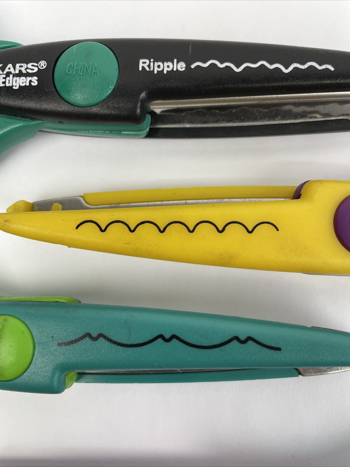 Lot of 4 Fiskars + Provo Craft Scissors Paper Edgers Arts Crafts Design LOOK
