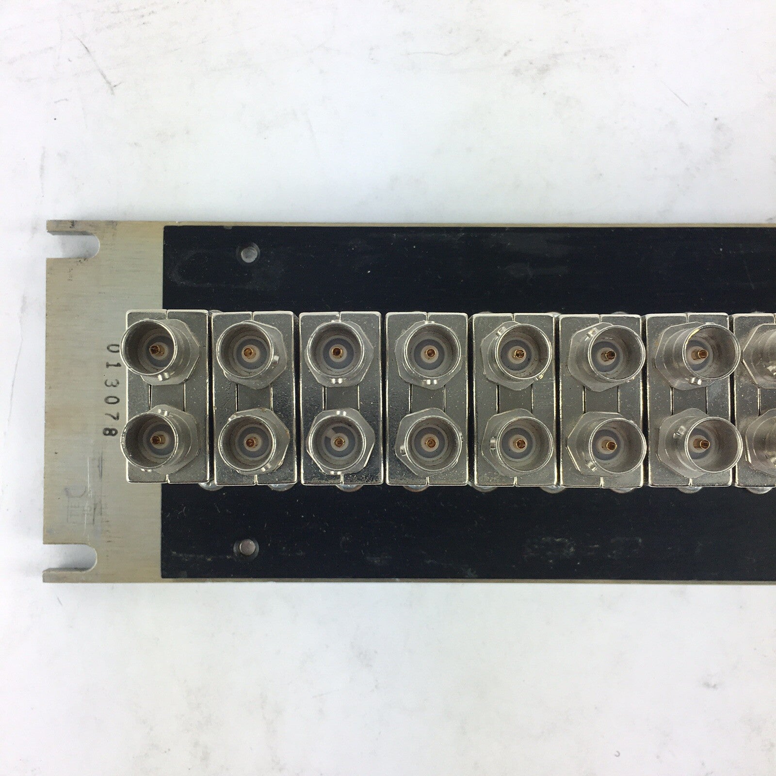 Trompeter Electronics Inc JSI-52 Insulated 52 Position Panel Wide Spacing