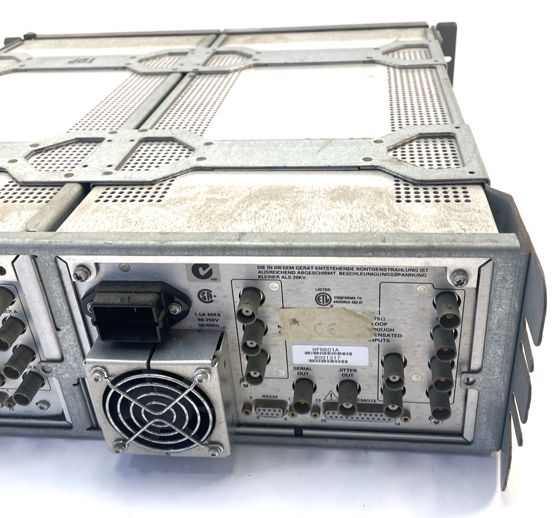 TEKTRONIX Model WFM 601A Special Component Monitor Lot of 2 W Rack Mount Case