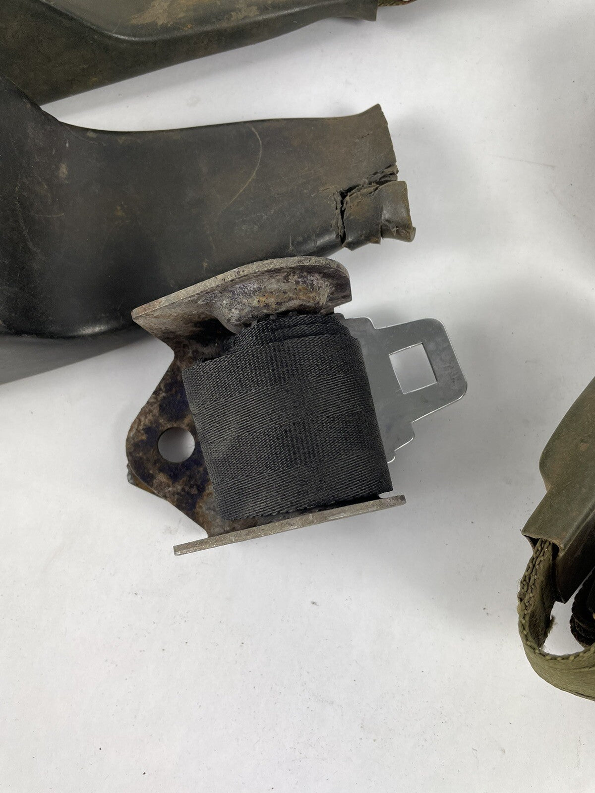 2 x Mopar 3508273 9007 Challenger Cuda Barracuda Front Seat Belt Retractor 1971