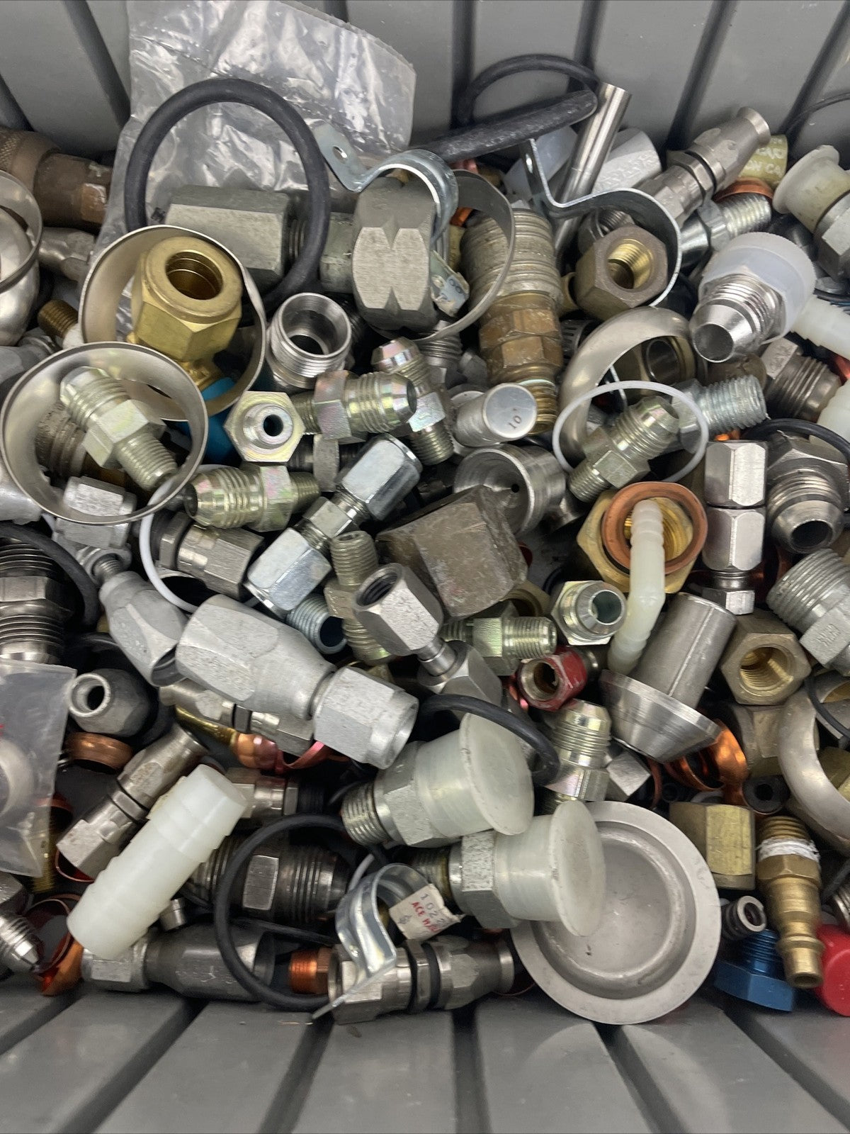 HUGE LOT OF ASST. HYDRAULIC ADAPTERS / FITTINGS SS STEEL, BRASS, JIC Parker GFI