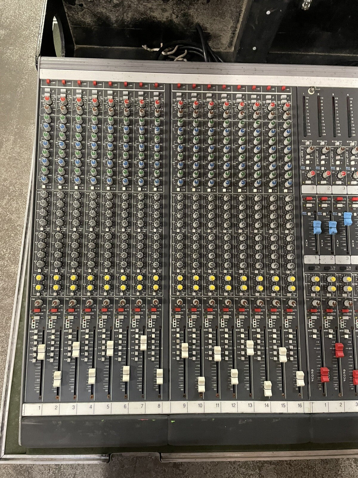 Allen & Heath GL4 Professional Mixing Console