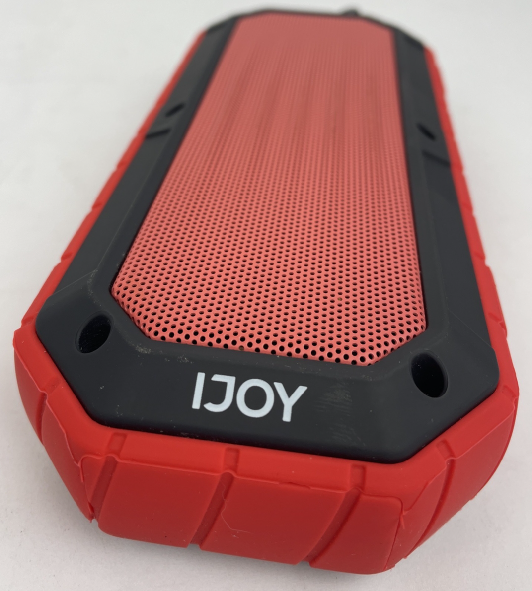 iJoy Beach Bomb Ip66 Waterproof Portable Bluetooth Speaker RED Black w Carbiner
