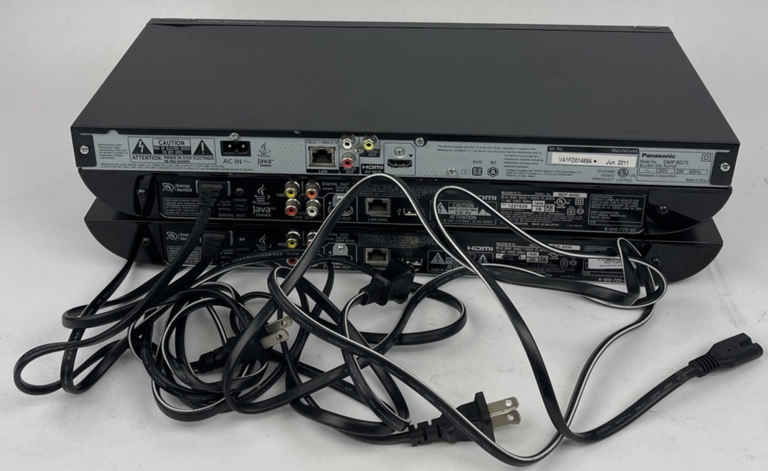 Lot of 3 x Blu-Ray DVD Player - 1 x Panasonic BDP-BD75 - 2 x Sony BDP-S570