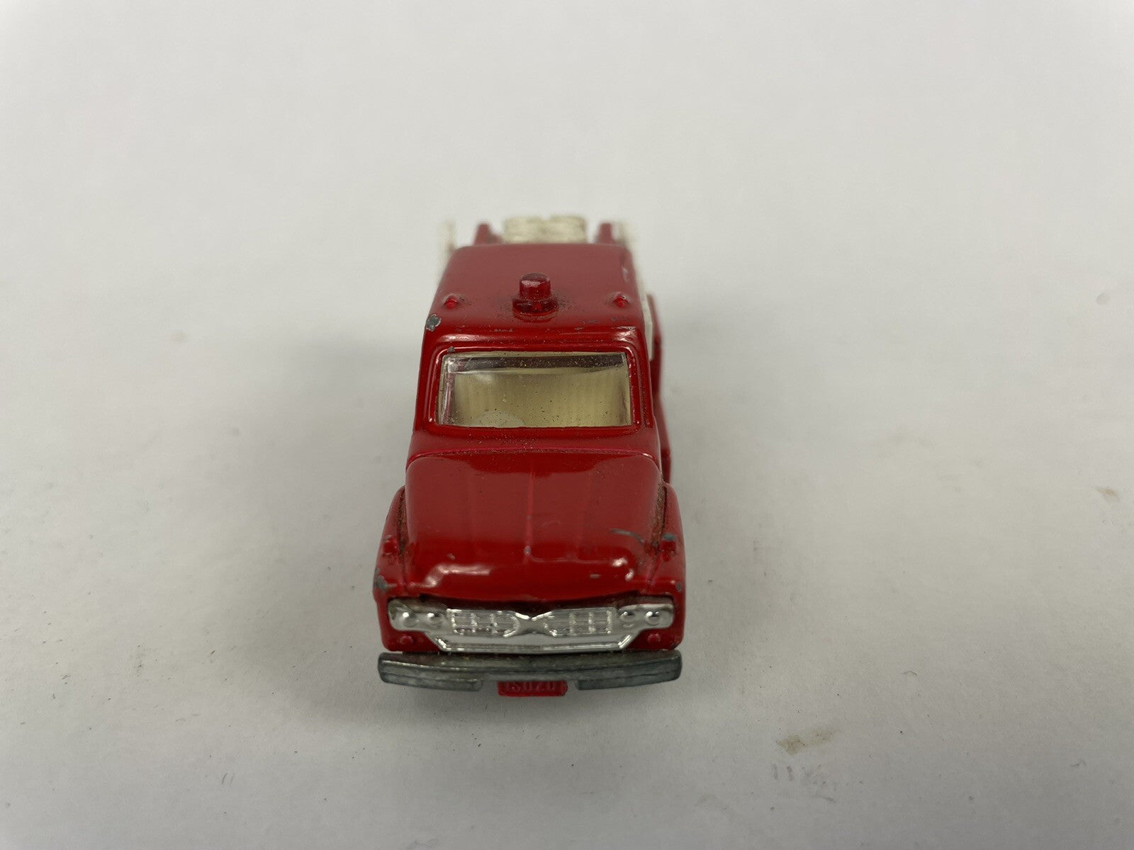 1975 Isuzu Pump Fire Engine No. 68 minicar 1/81 Tomica made in Japan TOMY