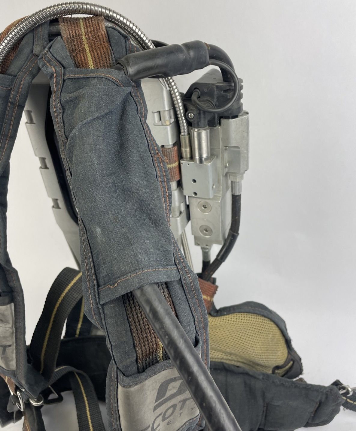 SCOTT SAFETY 4.5 4500 SCBA Air Pack Harness EZ-Flow Air Pak Plus with Sensor   a