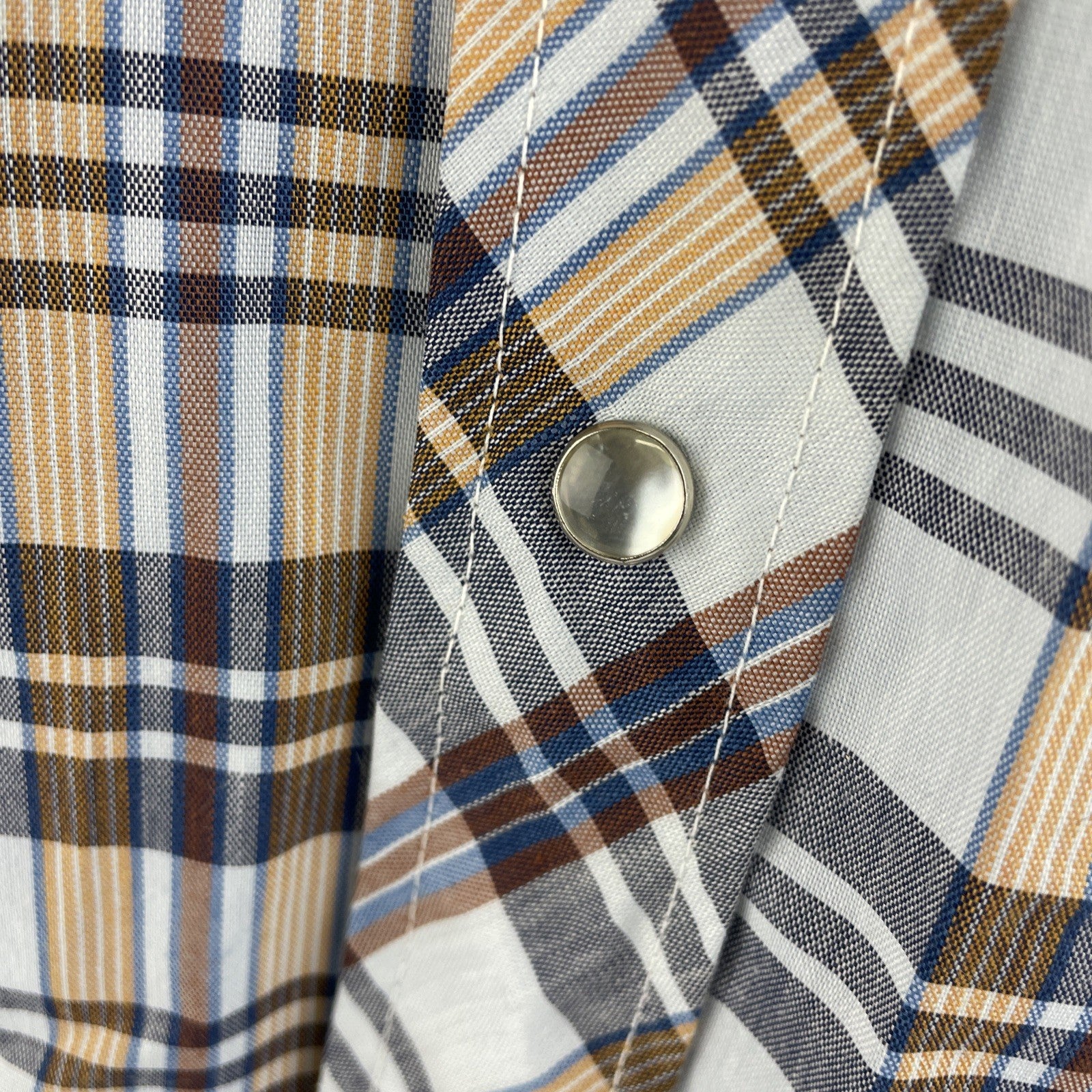 Vintage Wrangler Shirt Mens Plaid Long Tails Pearl Snap Western Rodeo 32-14 USA