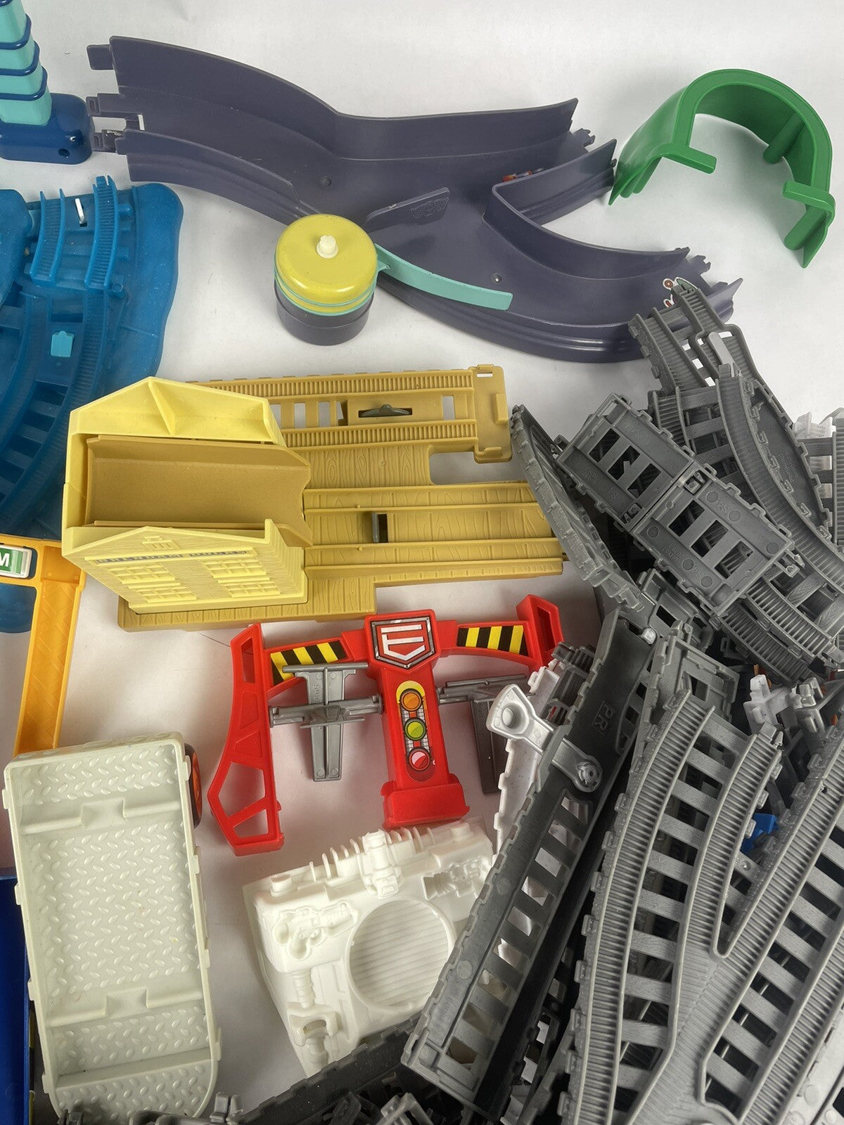 Chuggington Railway Train & Track Lot + Assorted speedway Track