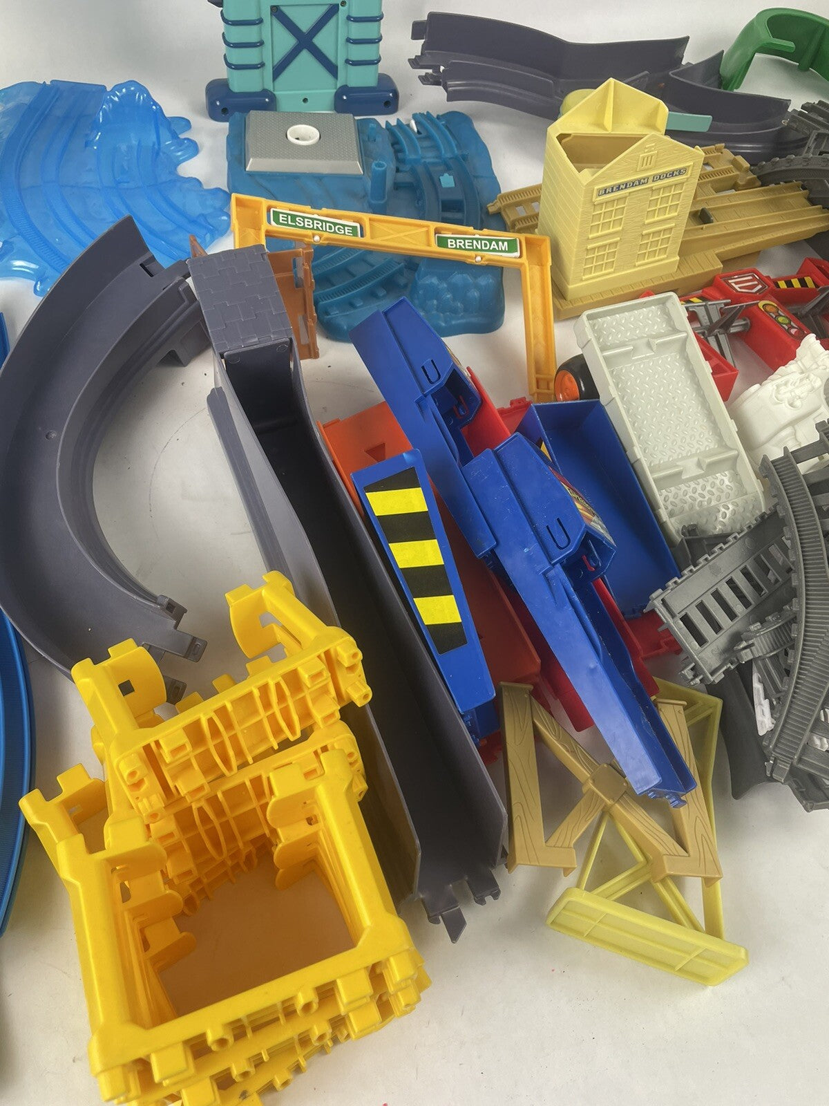 Chuggington Railway Train & Track Lot + Assorted speedway Track