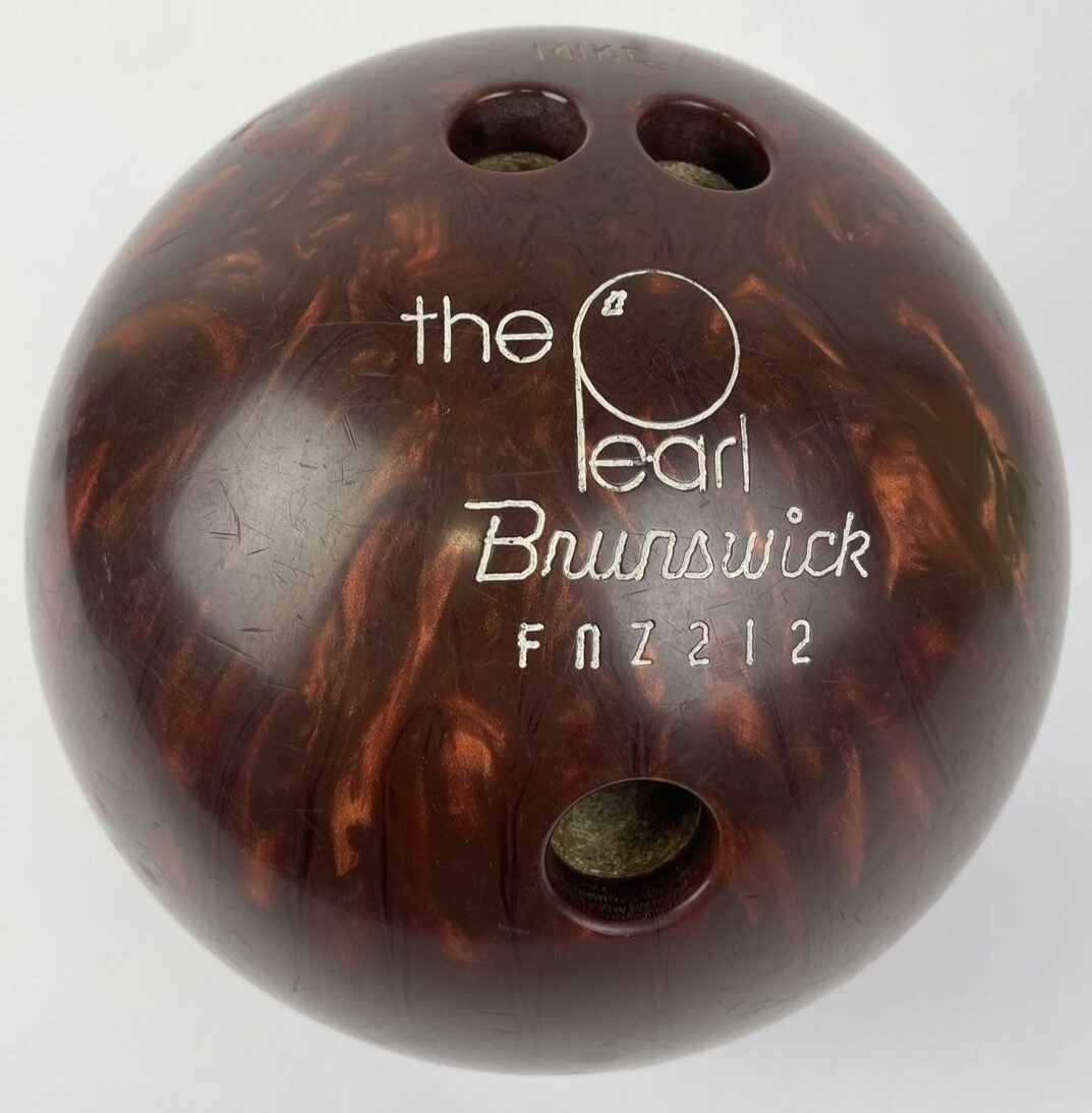 Brunswick " the Pearl " FNZ212 - Bowling Ball - 14.10 lbs. Brown Orange- Drilled