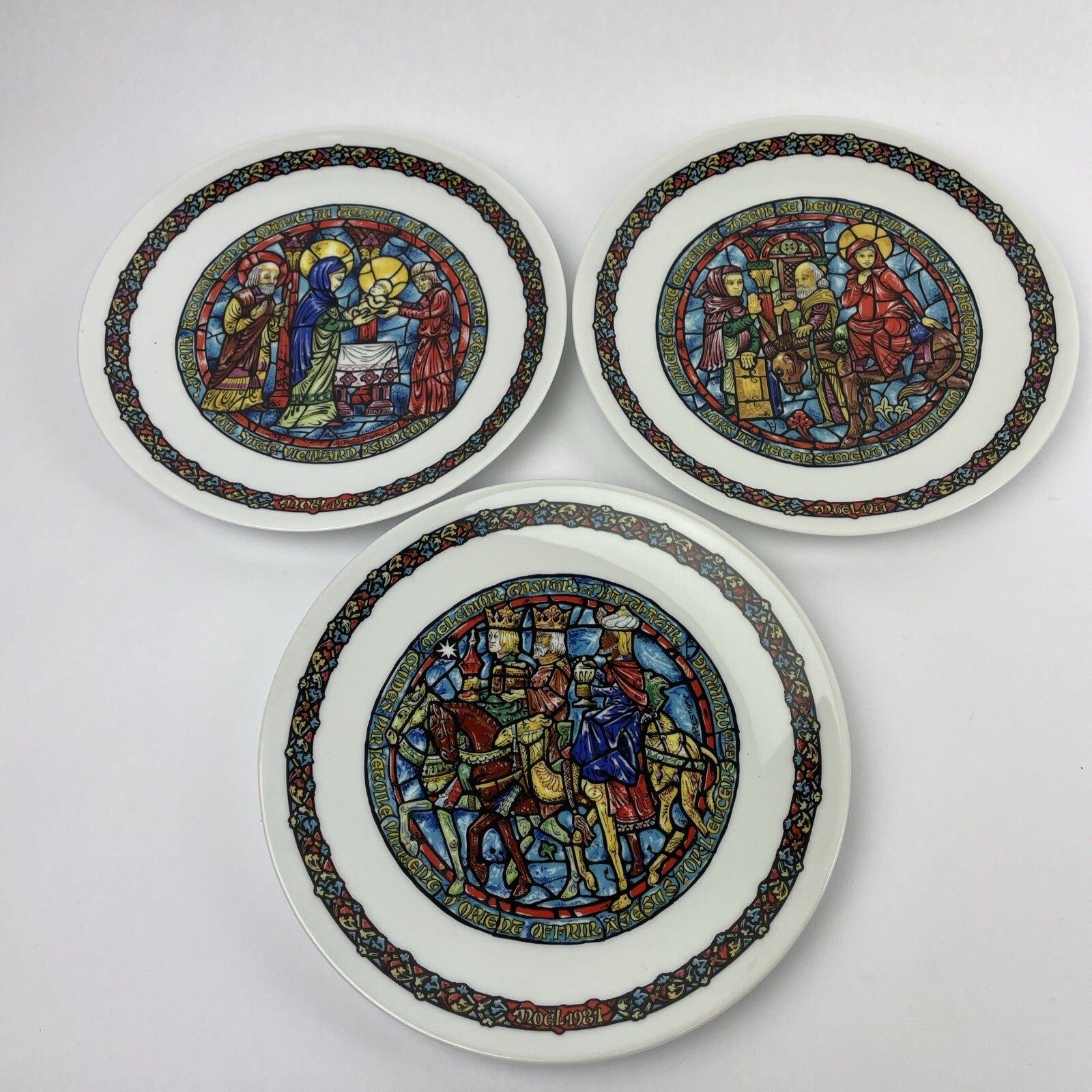 Set of 3 x Vintage D'arceau Limoges Noel Vitrail Christmas Plates Wall Hanging