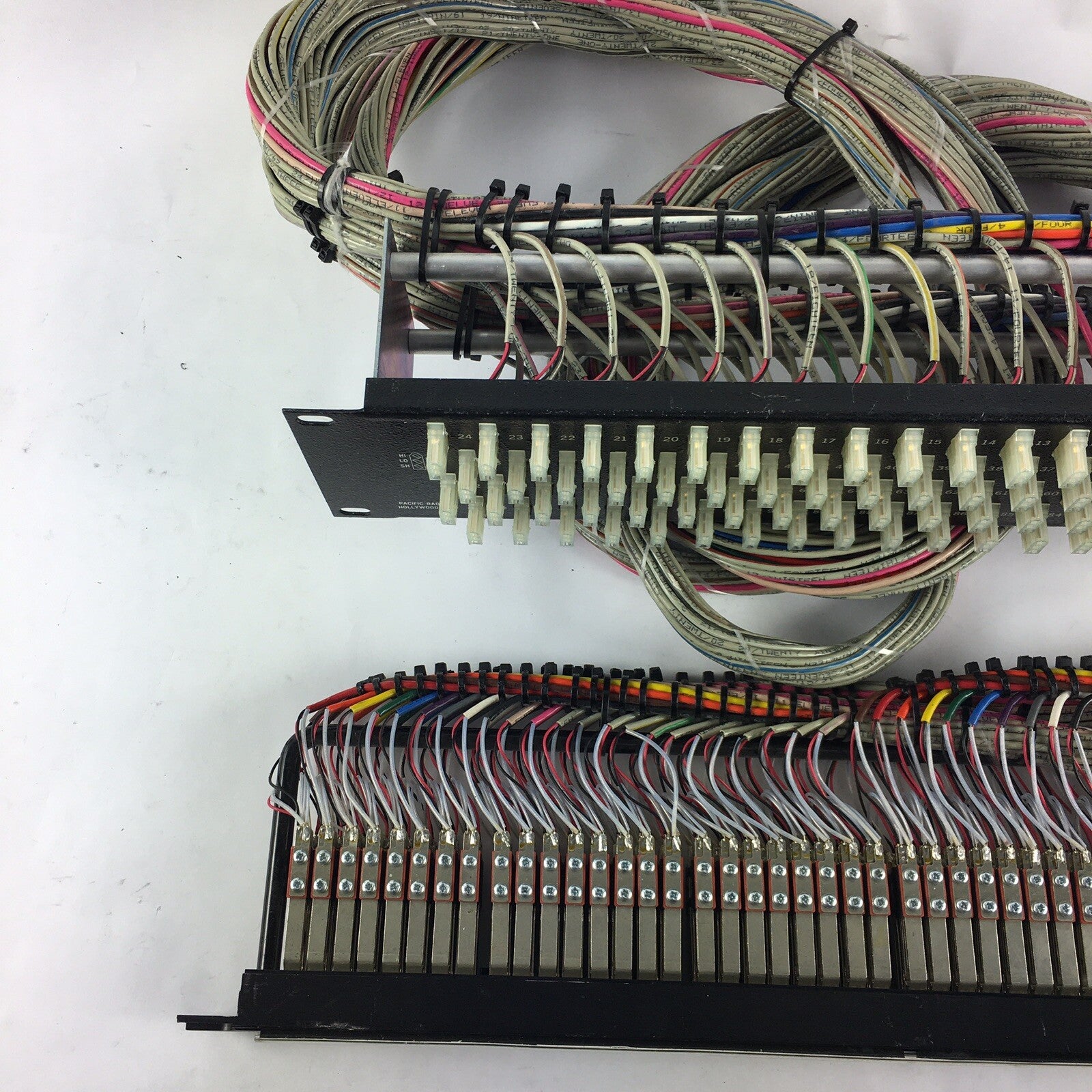 BLACK Rean Neutrik TT Bantam 96 Point Patch Bay Wired e3 panel 96 connectors FN