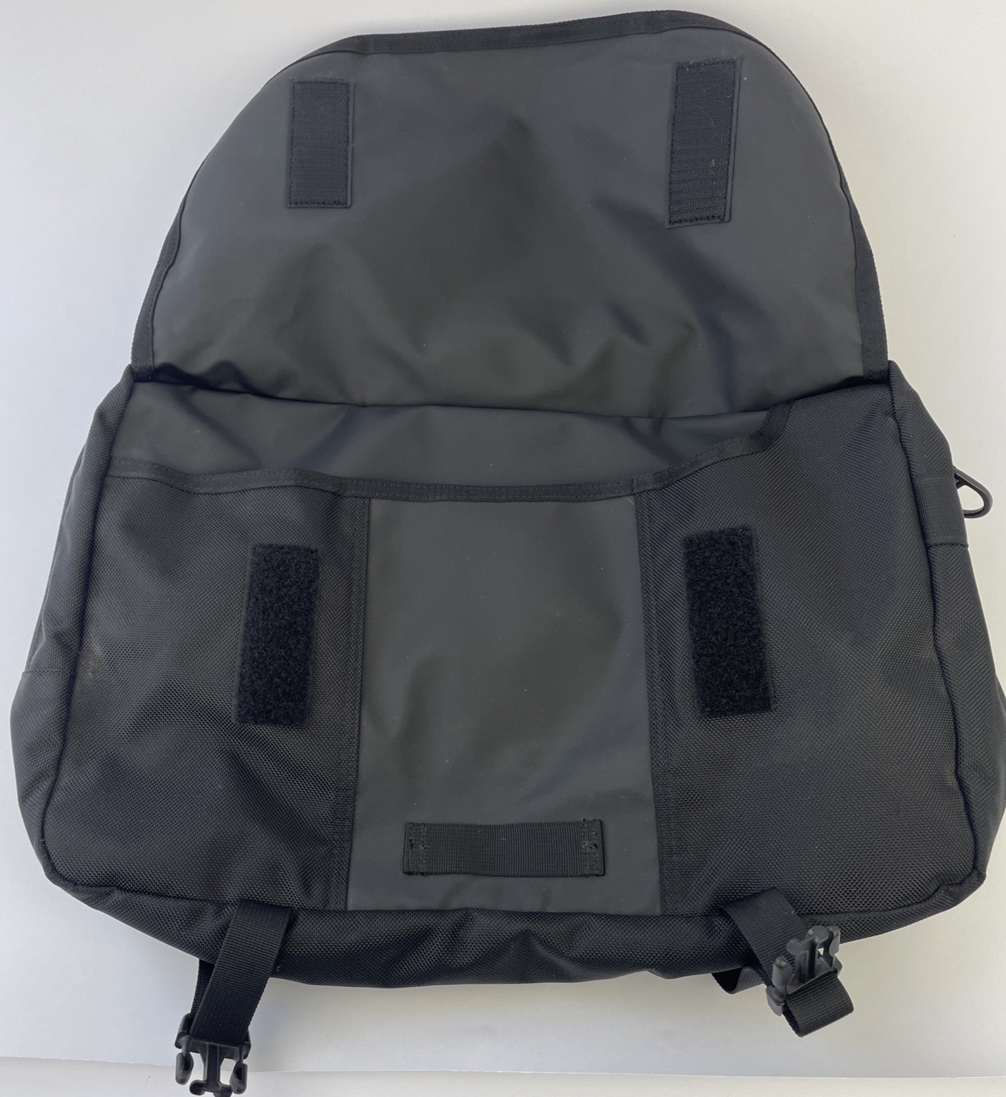 Timbuk2  x DELL " Stuck In The M Middle With You " Messenger Bag Black Laptop